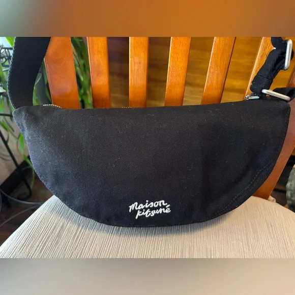 MAISON KITSUNÉ Black Double Fox Head Pouch - Picture 3 of 7